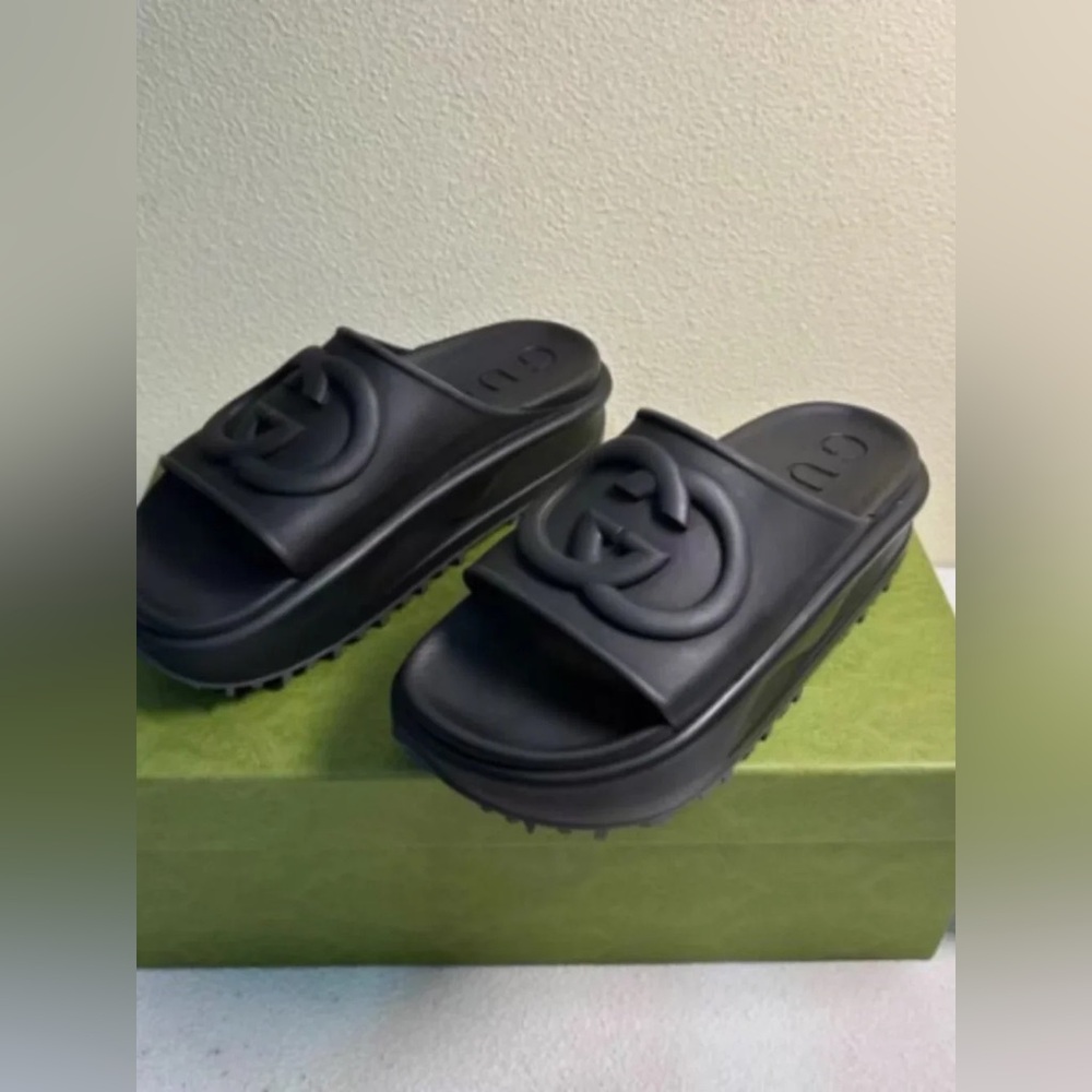 Gucci GG Platform Slides